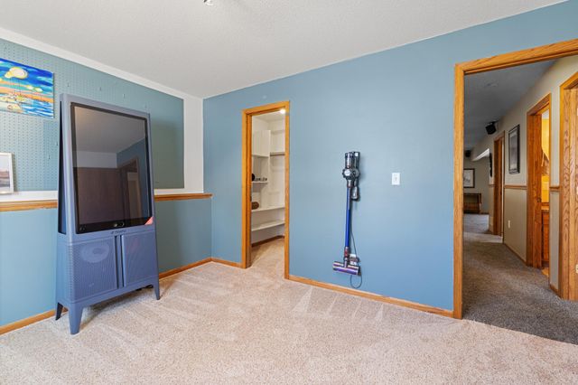 15165 Ellen Circle SE, Prior Lake, MN 55372