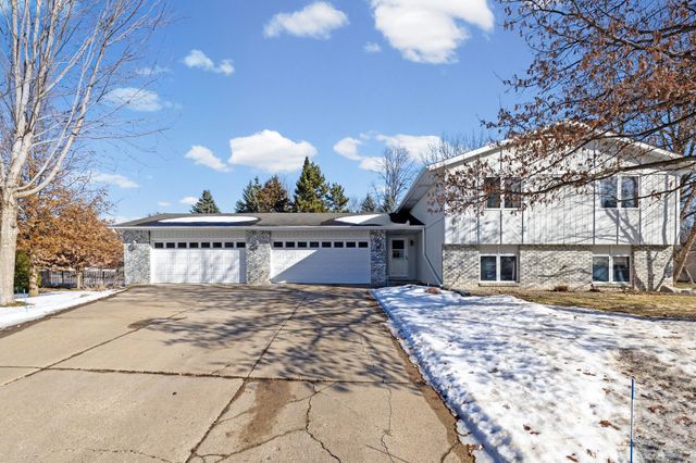 15165 Ellen Circle SE, Prior Lake, MN 55372
