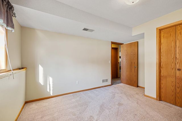 15165 Ellen Circle SE, Prior Lake, MN 55372