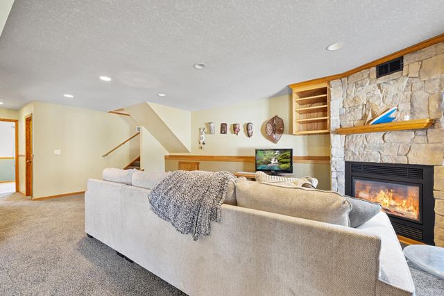 15165 Ellen Circle SE, Prior Lake, MN 55372