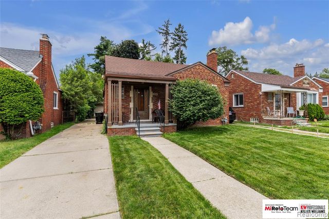 17585 Whitcomb Street, Detroit, MI 48235