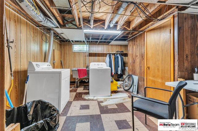 17585 Whitcomb Street, Detroit, MI 48235
