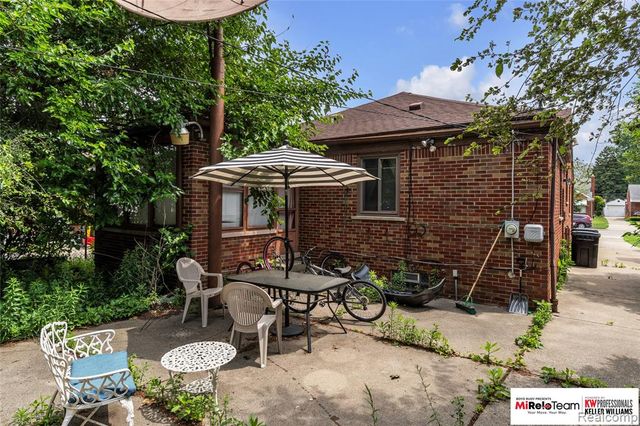 17585 Whitcomb Street, Detroit, MI 48235