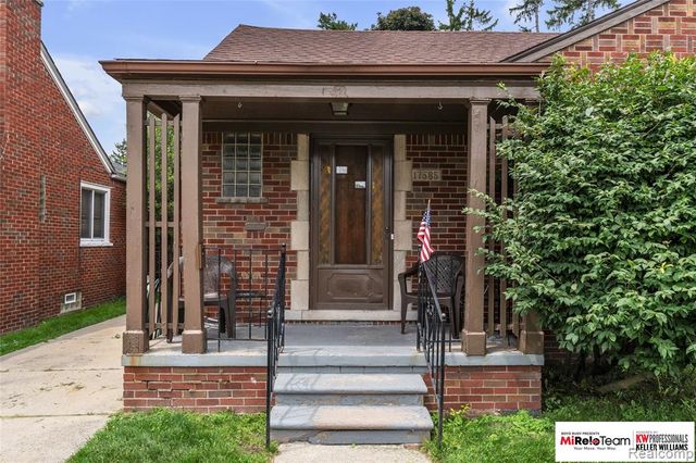 17585 Whitcomb Street, Detroit, MI 48235