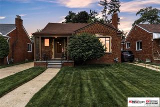 17585 Whitcomb Street, Detroit, MI 48235