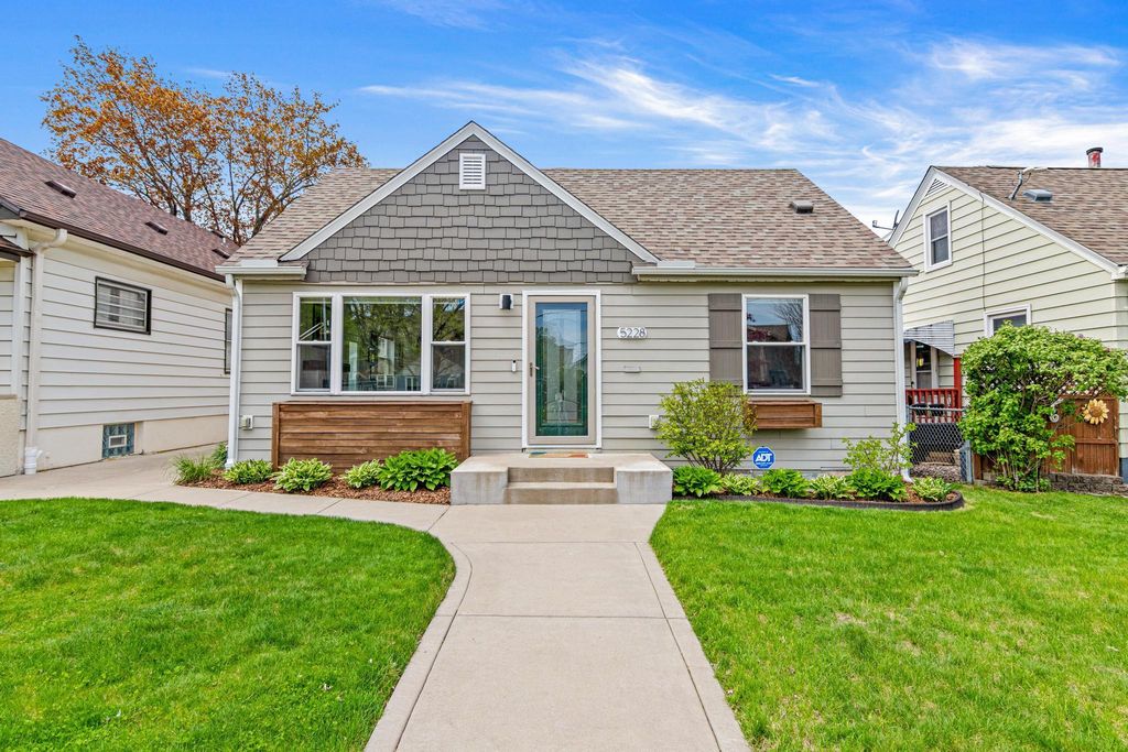 5228 47th Avenue S, Minneapolis, MN 55417