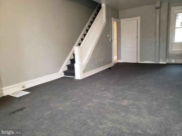 618 STUYVESANT AVE, Trenton, NJ 08618