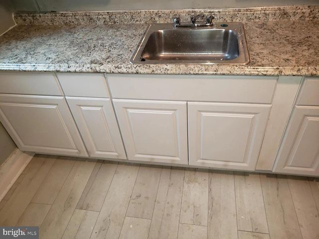 618 STUYVESANT AVE, Trenton, NJ 08618