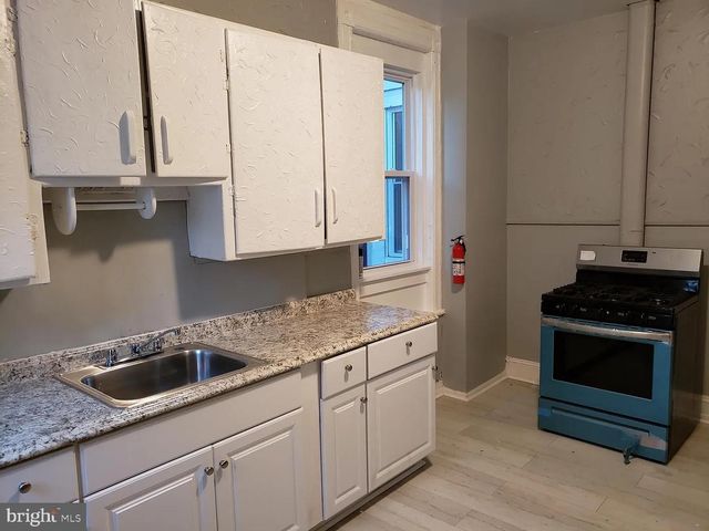 618 STUYVESANT AVE, Trenton, NJ 08618