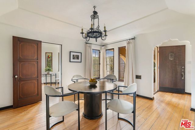 2254 Glendon Avenue, Los Angeles, CA 90064