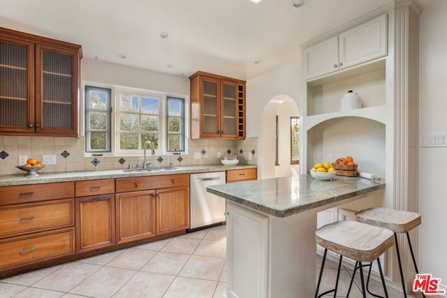 2254 Glendon Avenue, Los Angeles, CA 90064