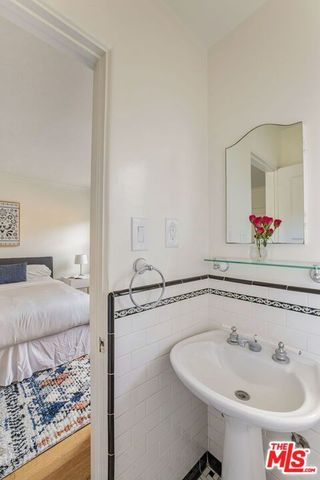 2254 Glendon Avenue, Los Angeles, CA 90064