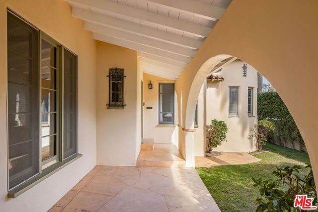 2254 Glendon Avenue, Los Angeles, CA 90064