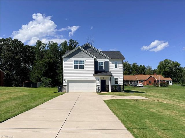 8117 Reynolda Road, Pfafftown, NC 27040