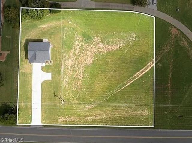 8117 Reynolda Road, Pfafftown, NC 27040