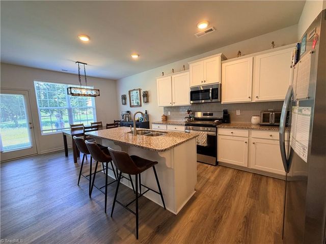 8117 Reynolda Road, Pfafftown, NC 27040