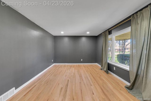 26211 Ross Street, Inkster, MI 48141