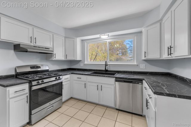 26211 Ross Street, Inkster, MI 48141