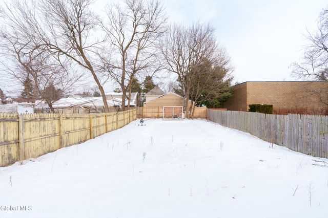 969 Vischer Avenue, Rotterdam, NY 12306