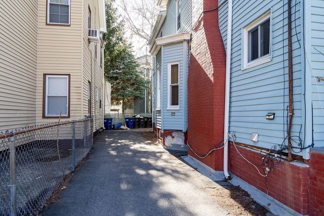 34 Summer St, Somerville, MA 02143