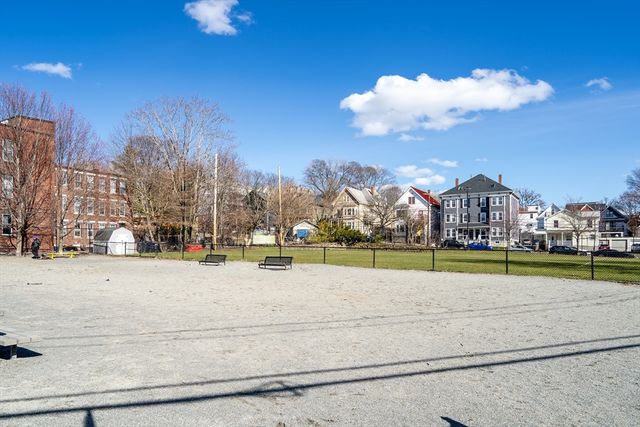 34 Summer St, Somerville, MA 02143