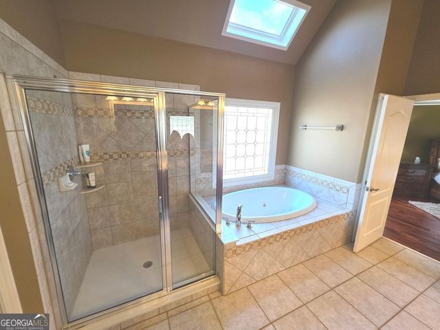 881 Creekview Bluff Way, Buford, GA 30518