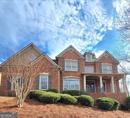 881 Creekview Bluff Way, Buford, GA 30518