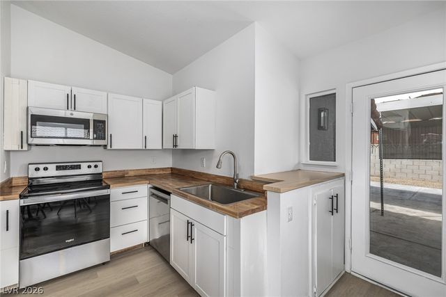 7308 Saybrook Point Drive, Las Vegas, NV 89128