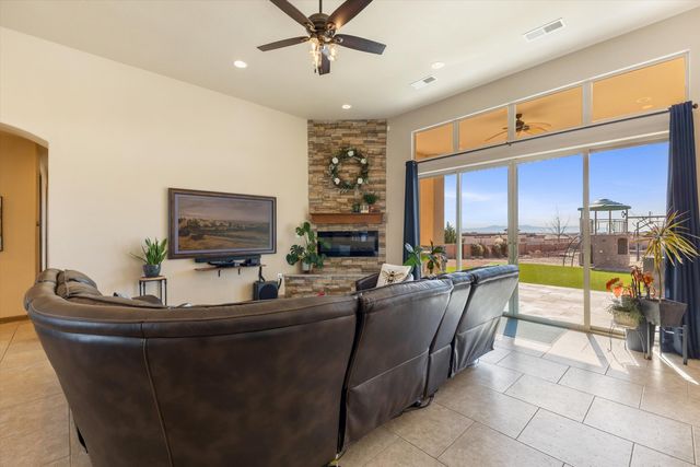 1420 20TH Avenue SE, Rio Rancho, NM 87124