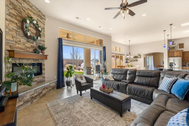 1420 20TH Avenue SE, Rio Rancho, NM 87124