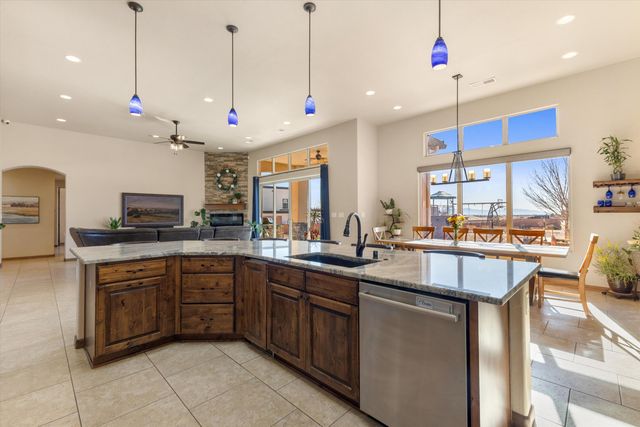 1420 20TH Avenue SE, Rio Rancho, NM 87124