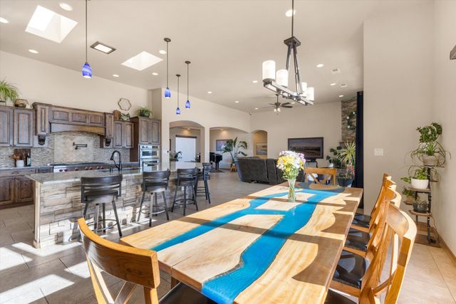 1420 20TH Avenue SE, Rio Rancho, NM 87124