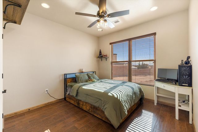 1420 20TH Avenue SE, Rio Rancho, NM 87124