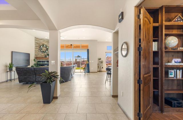 1420 20TH Avenue SE, Rio Rancho, NM 87124