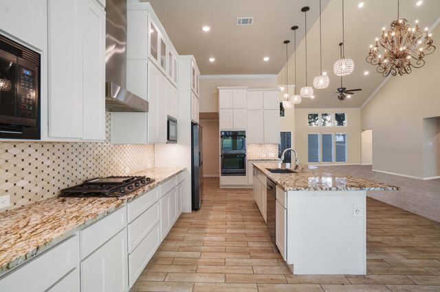 6012 Englishoak Drive, Arlington, TX 76016