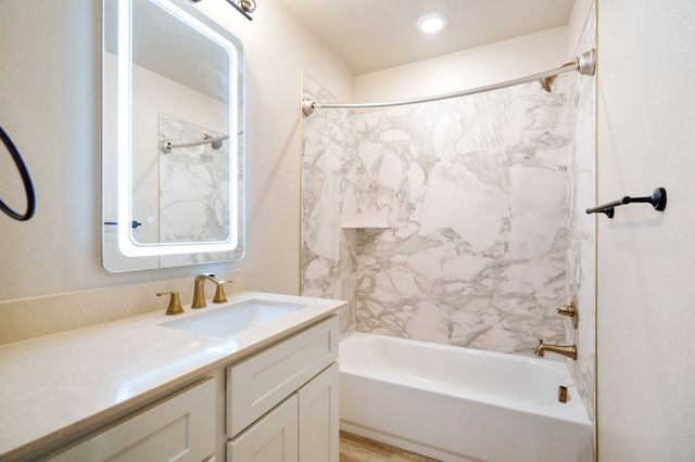 6012 Englishoak Drive, Arlington, TX 76016