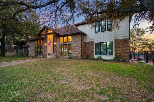 6012 Englishoak Drive, Arlington, TX 76016