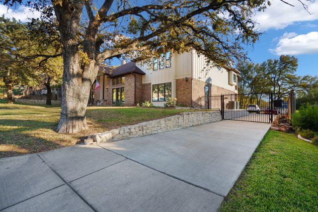 6012 Englishoak Drive, Arlington, TX 76016