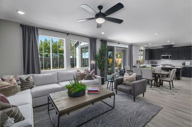 1352 Bedford Way, Plumas Lake, CA 95961