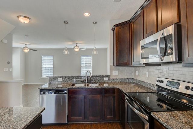 5020 Spinel ST, Virginia Beach, VA 23462