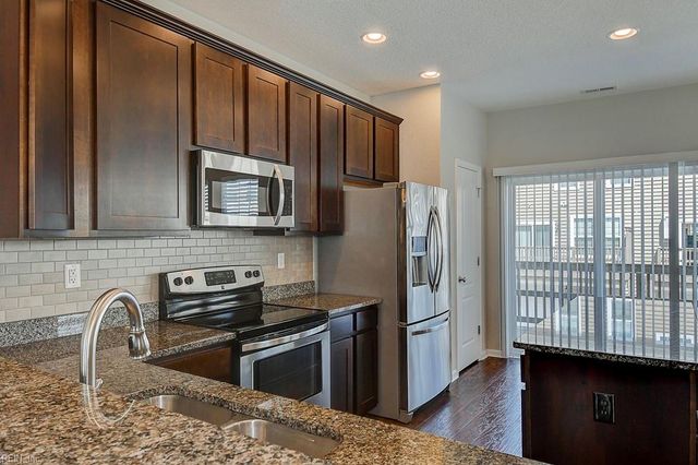 5020 Spinel ST, Virginia Beach, VA 23462
