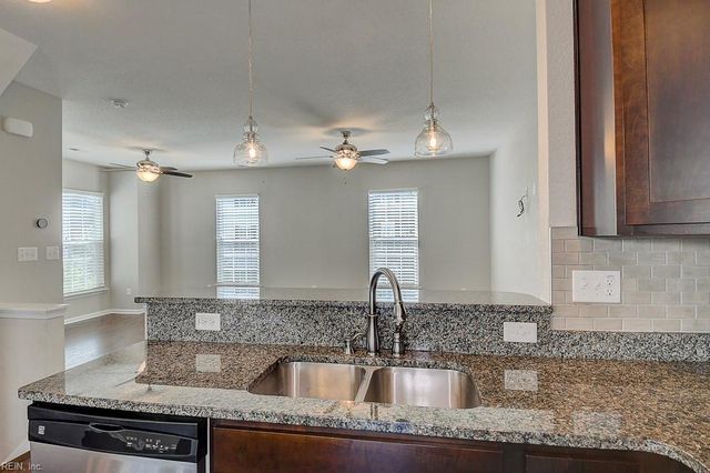 5020 Spinel ST, Virginia Beach, VA 23462
