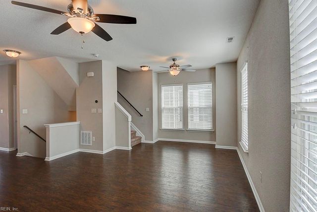 5020 Spinel ST, Virginia Beach, VA 23462