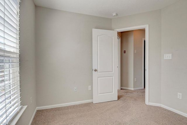 5020 Spinel ST, Virginia Beach, VA 23462