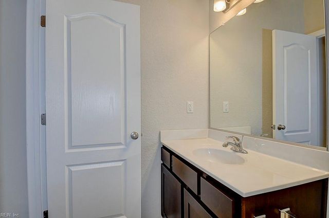 5020 Spinel ST, Virginia Beach, VA 23462