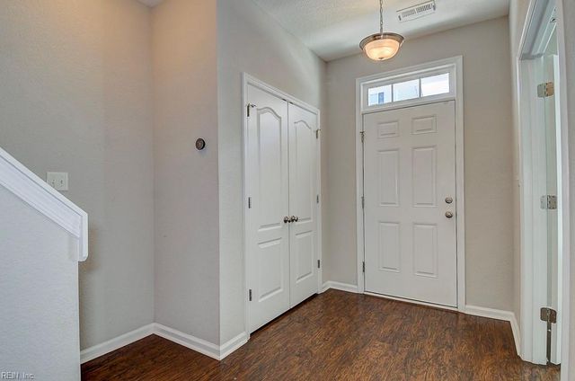 5020 Spinel ST, Virginia Beach, VA 23462