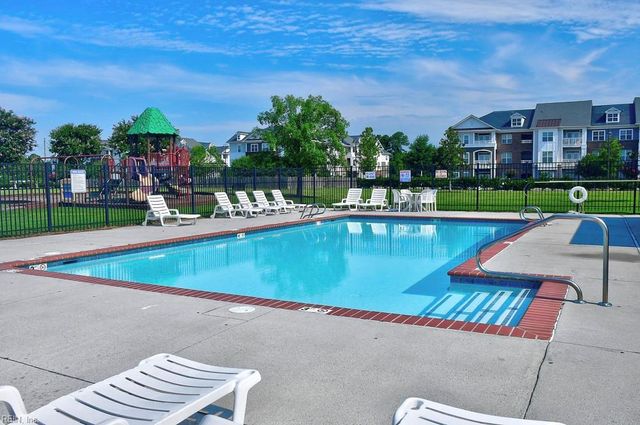 5020 Spinel ST, Virginia Beach, VA 23462