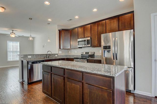 5020 Spinel ST, Virginia Beach, VA 23462
