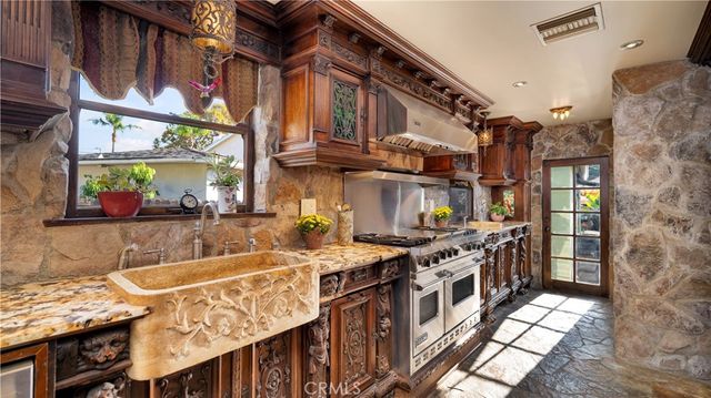 2510 N Park Boulevard, Santa Ana, CA 92706