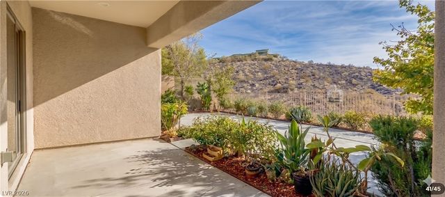 17 Glade Water Drive, Henderson, NV 89052